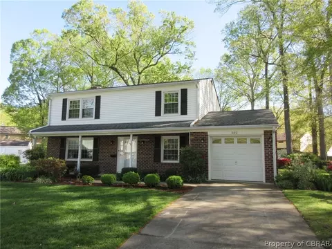 302 Chantilly Ct, Hampton, VA 23669 photo 1