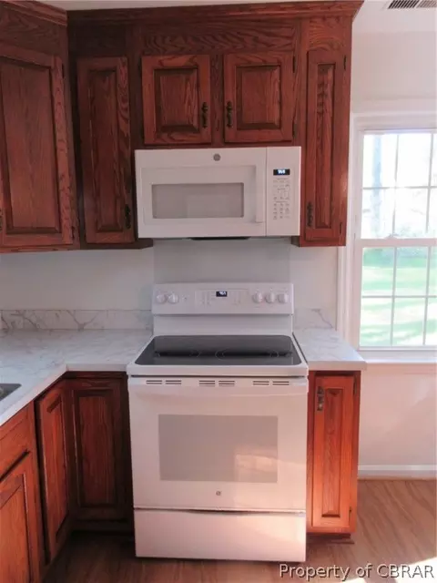302 Chantilly Ct, Hampton, VA 23669 photo 21