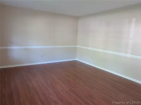 302 Chantilly Ct, Hampton, VA 23669 photo 12