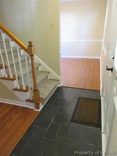302 Chantilly Ct, Hampton, VA 23669 photo 11
