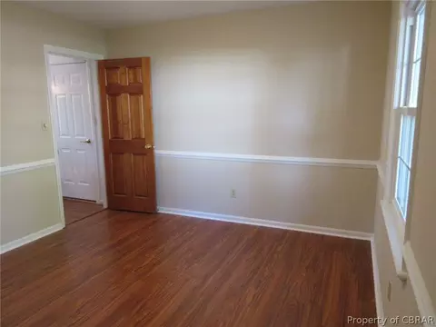 302 Chantilly Ct, Hampton, VA 23669 photo 13