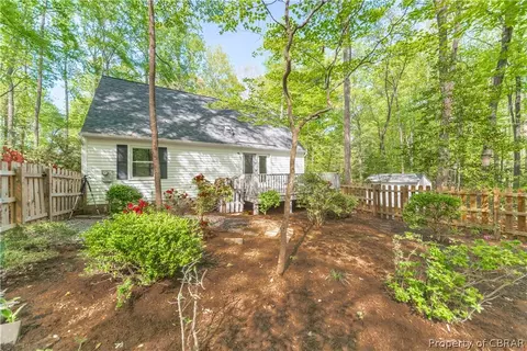 22 Burning Tree Rd, Hartfield, VA 23071 photo 3