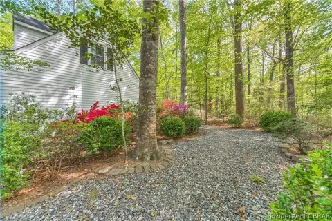 22 Burning Tree Rd, Hartfield, VA 23071 photo 6