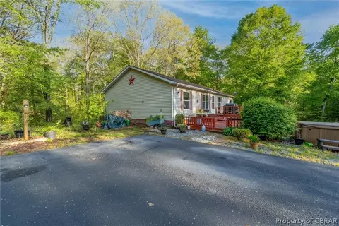 8984 Indian Rd, Gloucester, VA 23061 photo 2