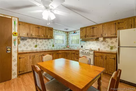 5293 Gum Tree Ln, Gloucester, VA 23061 photo 11