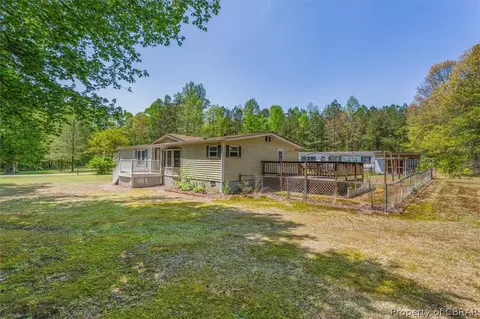 5293 Gum Tree Ln, Gloucester, VA 23061 photo 3