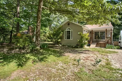 11039 Piankatank Dr, Gloucester, VA 23061 photo 1