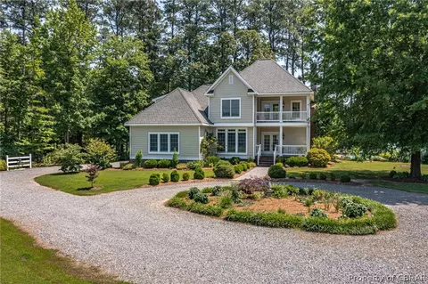 3215 Weems Rd, Weems, VA 22576 photo 2