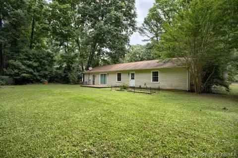 4476 Old Squaw Ln, Gloucester, VA 23061 photo 18