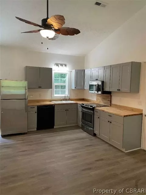 9014 Marlfield Rd, Gloucester, VA 23061 photo 11