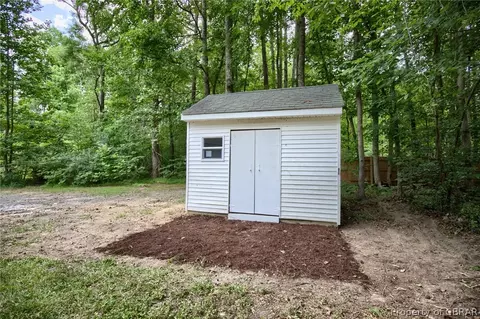 9014 Marlfield Rd, Gloucester, VA 23061 photo 7