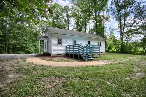 9014 Marlfield Rd, Gloucester, VA 23061 photo 2