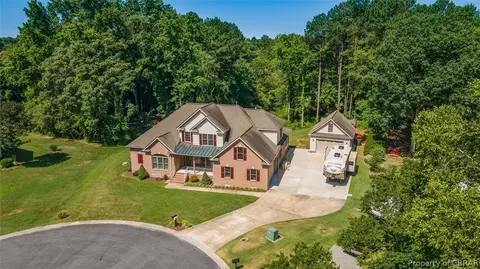 310 Marsh View Ct, Carrollton, VA 23314