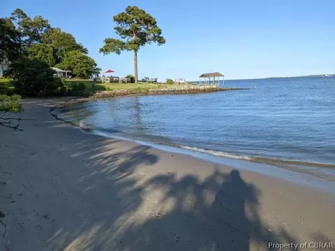 1461 Tarleton Rd, Gloucester Point, VA 23062 photo 4