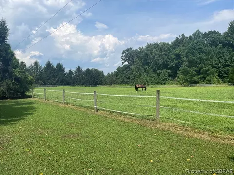 215 Earl Dr, Lancaster, VA 22503 photo 4
