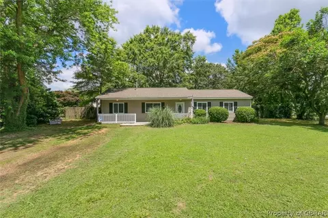 1922 Gloucester Point Dr, Gloucester Point, VA 23062 photo 1