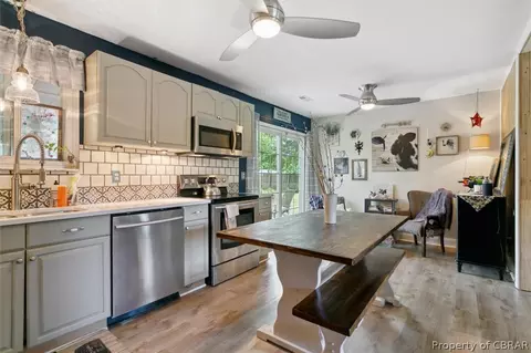 1922 Gloucester Point Dr, Gloucester Point, VA 23062 photo 8