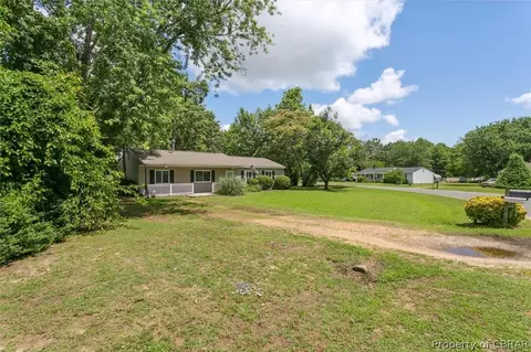 1922 Gloucester Point Dr, Gloucester Point, VA 23062 photo 3