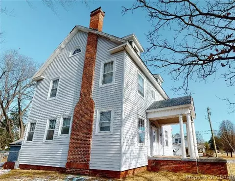 240 E Main St, Waverly, VA 23890 photo 3