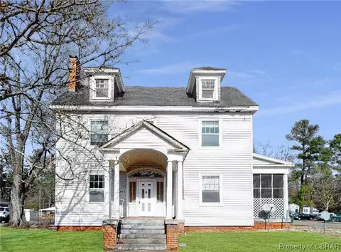240 E Main St, Waverly, VA 23890