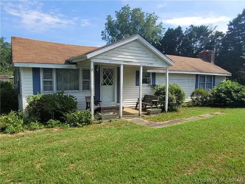 9601 Davenport Rd, Gloucester, VA 23061 photo 2