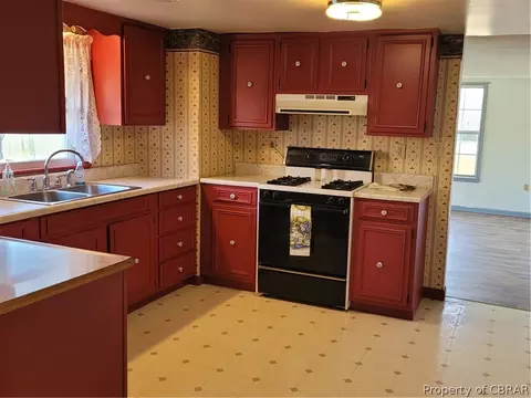 9601 Davenport Rd, Gloucester, VA 23061 photo 5