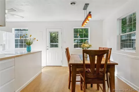 8241 Sheffield Dr, Gloucester, VA 23061 photo 9