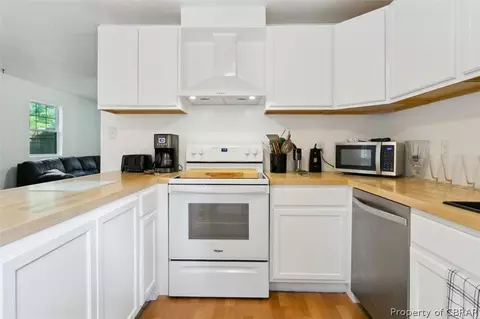 8241 Sheffield Dr, Gloucester, VA 23061 photo 13