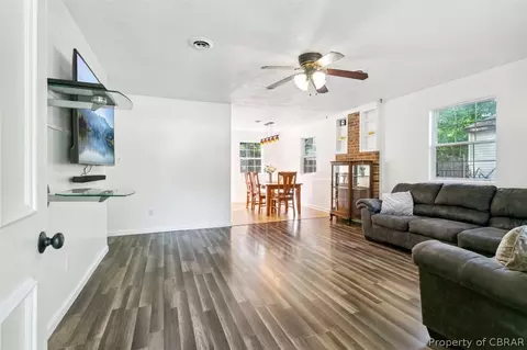 8241 Sheffield Dr, Gloucester, VA 23061 photo 7