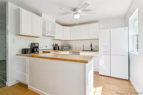 8241 Sheffield Dr, Gloucester, VA 23061 photo 3