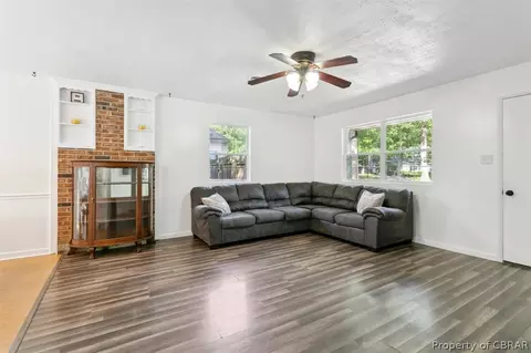 8241 Sheffield Dr, Gloucester, VA 23061 photo 8