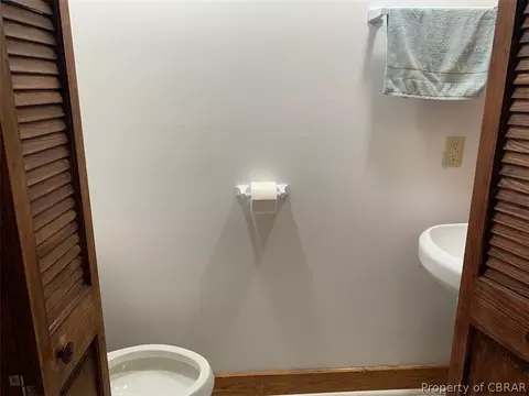 385 Edgewater Rd, Saluda, VA 23149 photo 7