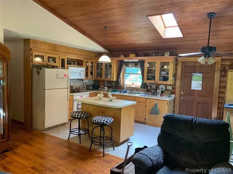 385 Edgewater Rd, Saluda, VA 23149 photo 4