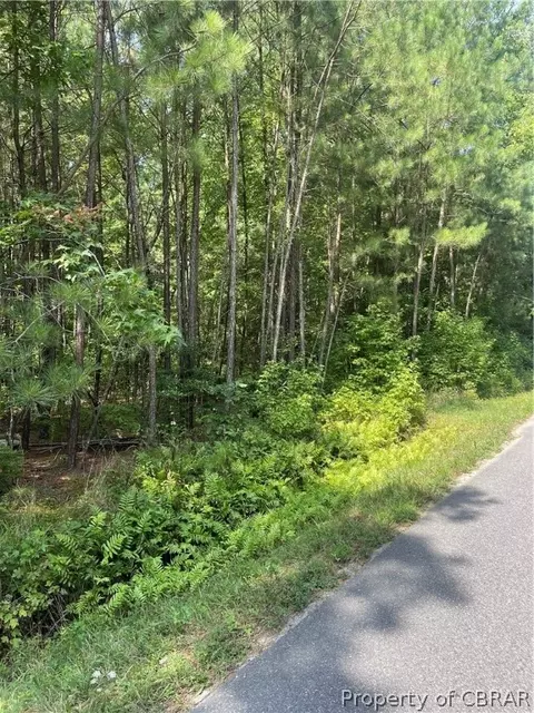 9712 Indian Rd, Gloucester, VA 23061 photo 3