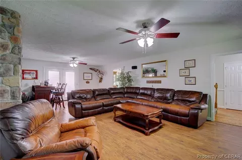 10598 Foxes Creek Dr, Gloucester, VA 23061 photo 14