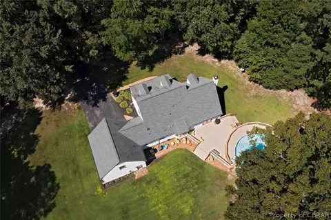 10598 Foxes Creek Dr, Gloucester, VA 23061 photo 3