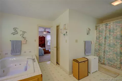 5572 Echo Ln, Gloucester, VA 23061 photo 19