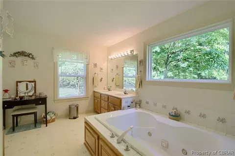 5572 Echo Ln, Gloucester, VA 23061 photo 17