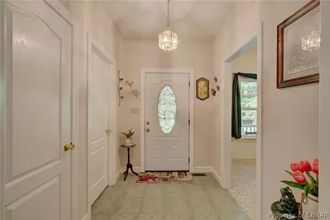 5572 Echo Ln, Gloucester, VA 23061 photo 4