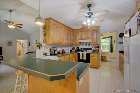 5572 Echo Ln, Gloucester, VA 23061 photo 11