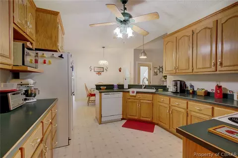 5572 Echo Ln, Gloucester, VA 23061 photo 10
