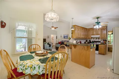 5572 Echo Ln, Gloucester, VA 23061 photo 12