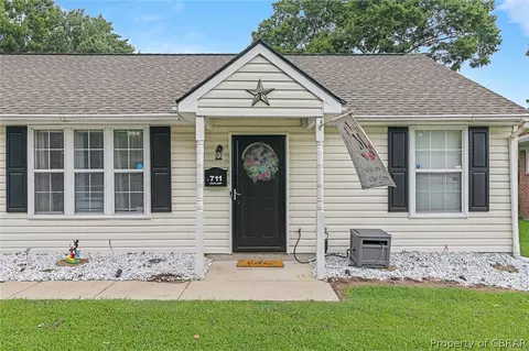 711 Oakland Ave, Hampton, VA 23663 photo 4