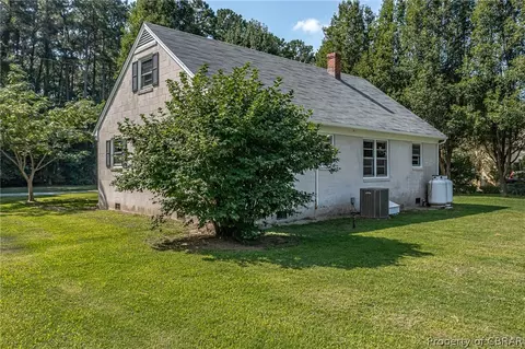 133 Gordon Dr, Weems, VA 22576 photo 26