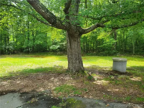 8769 Farys Mill Rd, Gloucester, VA 23061 photo 3