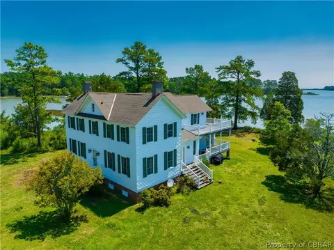 698 Ivison Ln, Mathews, VA 23109 photo 3