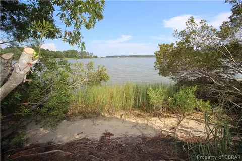 698 Ivison Ln, Mathews, VA 23109 photo 6