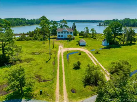 698 Ivison Ln, Mathews, VA 23109 photo 2