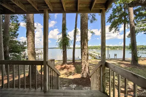 11240 Piankatank Dr, Gloucester, VA 23061 photo 4