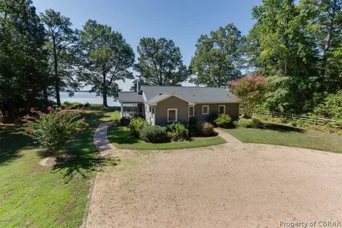 5458 Ware Neck Rd, Gloucester, VA 23061 photo 2